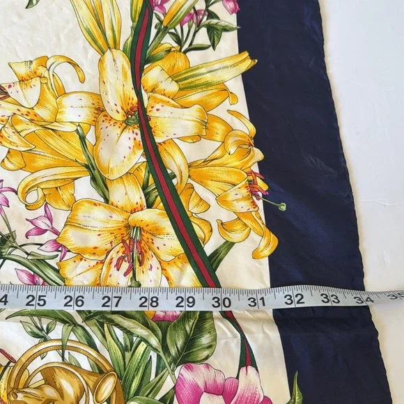 Vintage Gucci Silk scarf - Picture 14 of 16